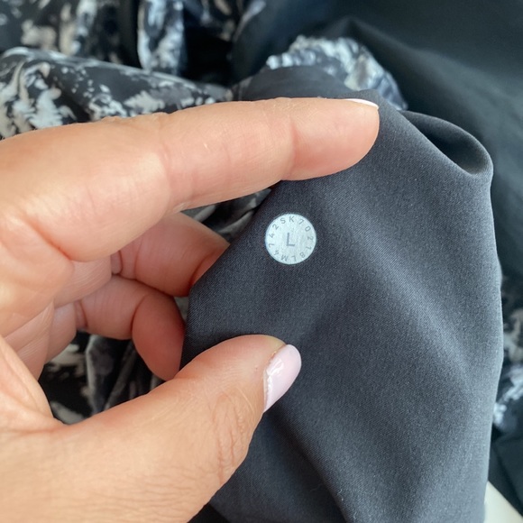 Lululemon Active Jacket - Canopy Ice Grey Black Size L - Picture 12 of 14